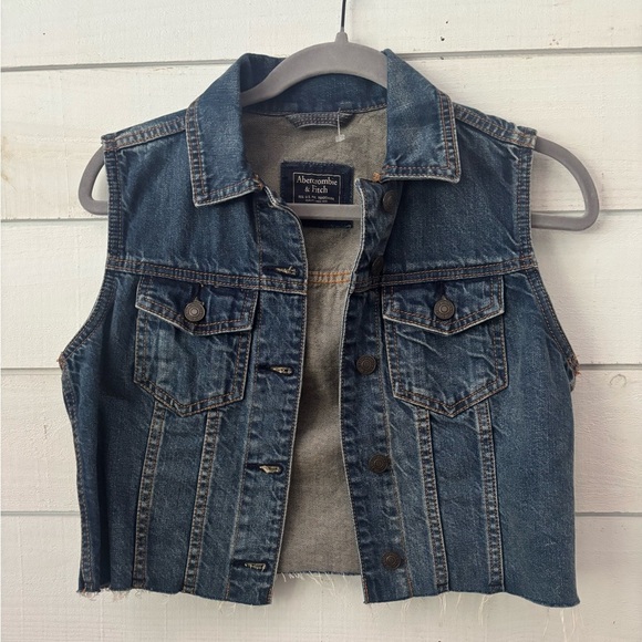 Abercrombie & Fitch Blue Denim Vest, cropped and has raw hem. Great condition - Picture 2 of 9
